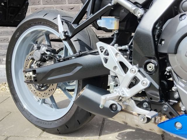 suzuki - gsx-8r