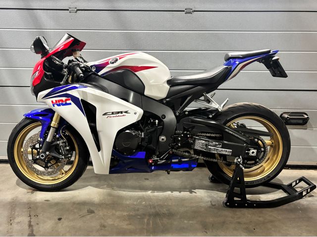 honda - cbr-1000-rr-fireblade