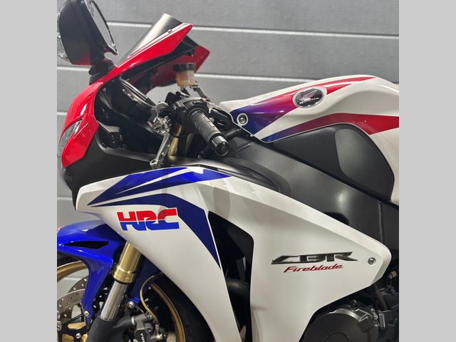 honda - cbr-1000-rr-fireblade