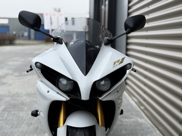 yamaha - yzf-r1