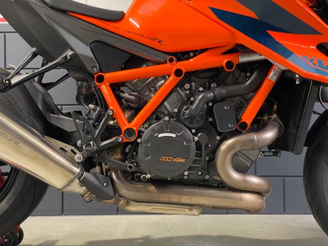 ktm - 1290-super-duke-r