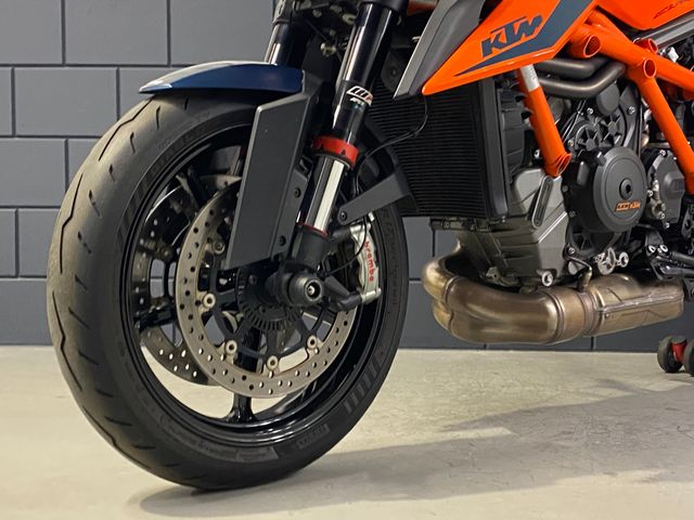 ktm - 1290-super-duke-r