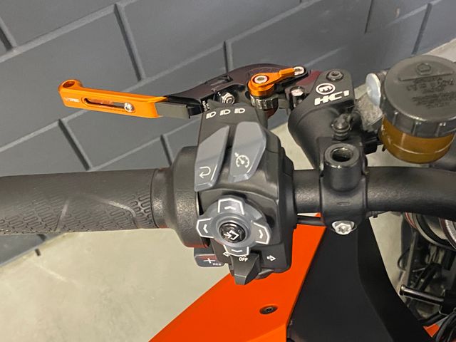 ktm - 1290-super-duke-r