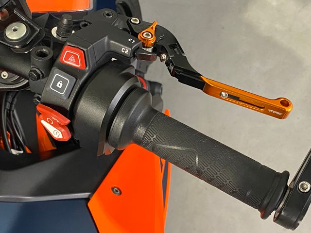 ktm - 1290-super-duke-r