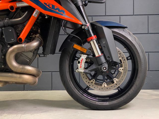 ktm - 1290-super-duke-r