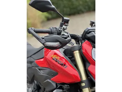 DUCATI HYPERMOTARD V2 – foto 4