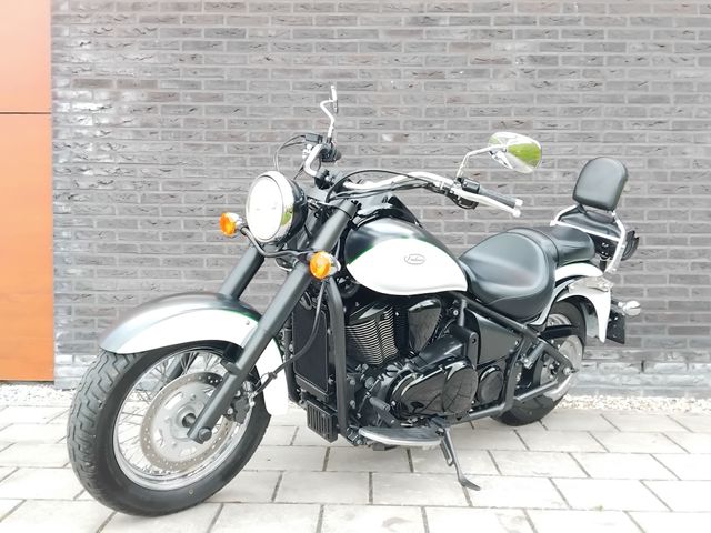 kawasaki - vn-900-classic