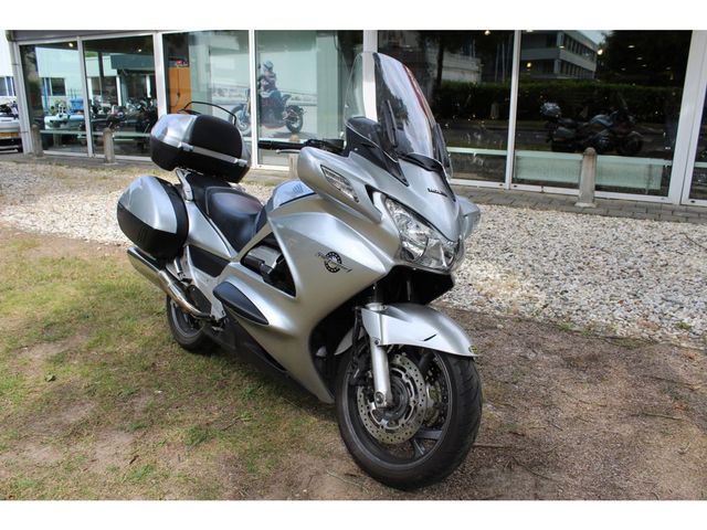 honda - st-1300-pan-european