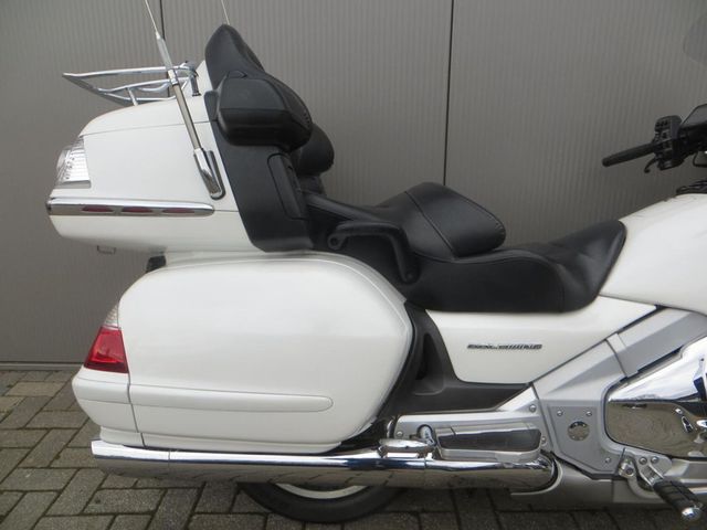 honda - gl-1800-goldwing-c-abs