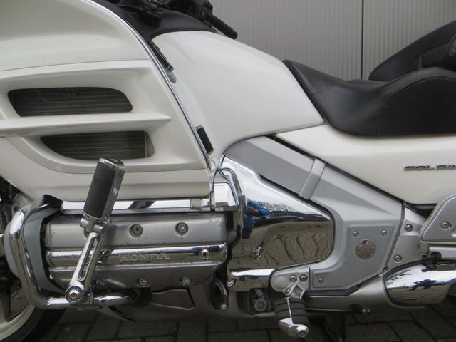 honda - gl-1800-goldwing-c-abs