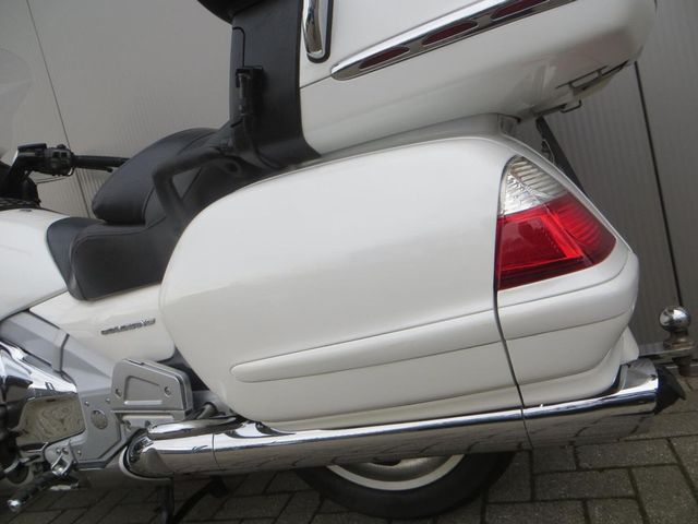 honda - gl-1800-goldwing-c-abs