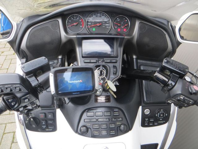 honda - gl-1800-goldwing-c-abs