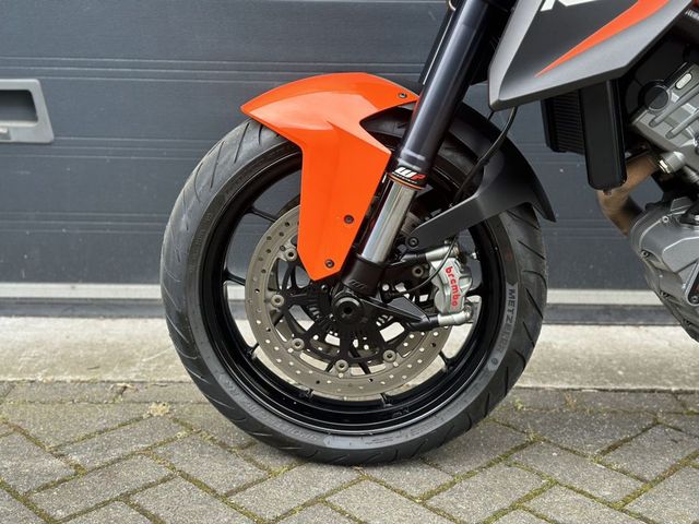 ktm - 1290-super-duke-r