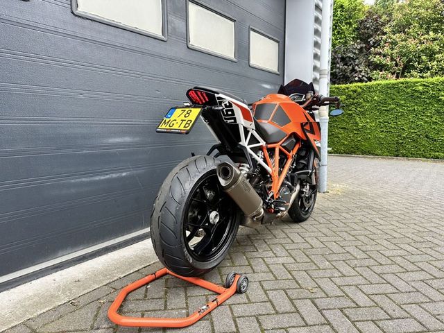 ktm - 1290-super-duke-r