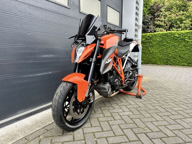 ktm - 1290-super-duke-r