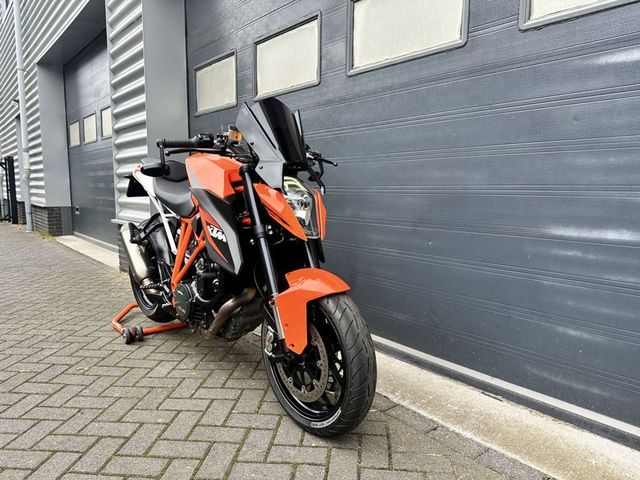 ktm - 1290-super-duke-r