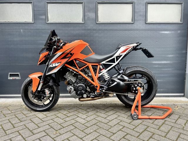 ktm - 1290-super-duke-r