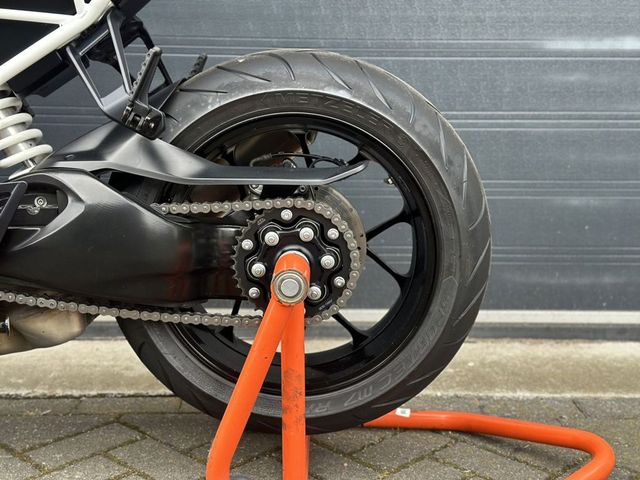 ktm - 1290-super-duke-r