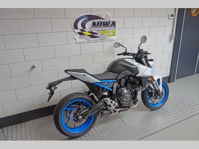 suzuki - gsx-8s