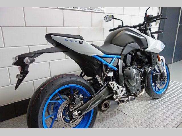 suzuki - gsx-8s