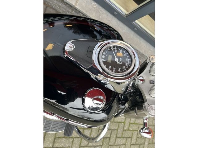 suzuki - c-800-intruder