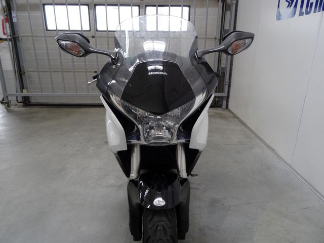 honda - vfr-1200-f-dct