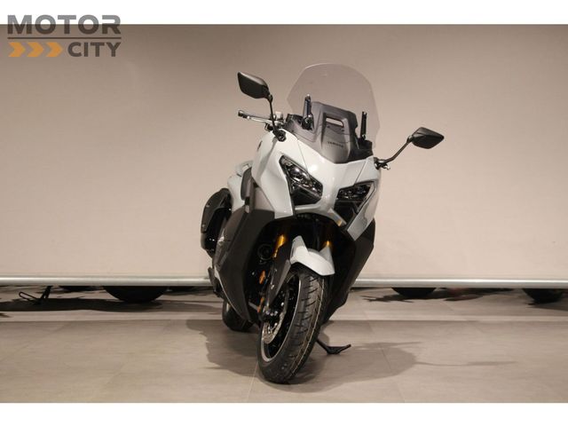 yamaha - tmax-tech-max-560