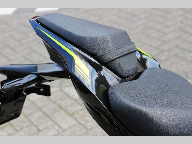 kawasaki - z900