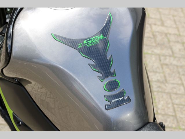 kawasaki - z900
