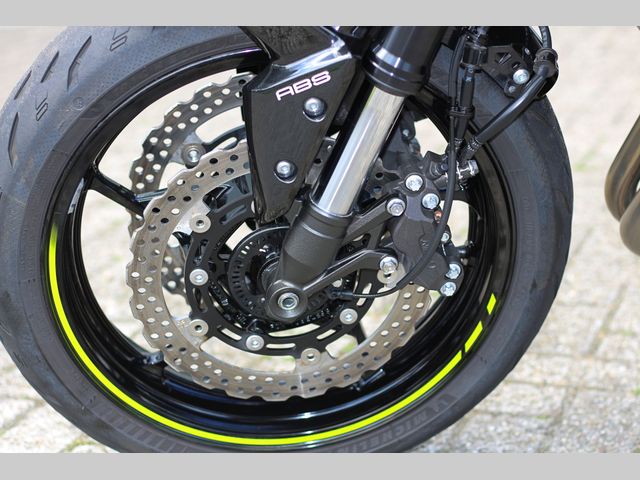 kawasaki - z900