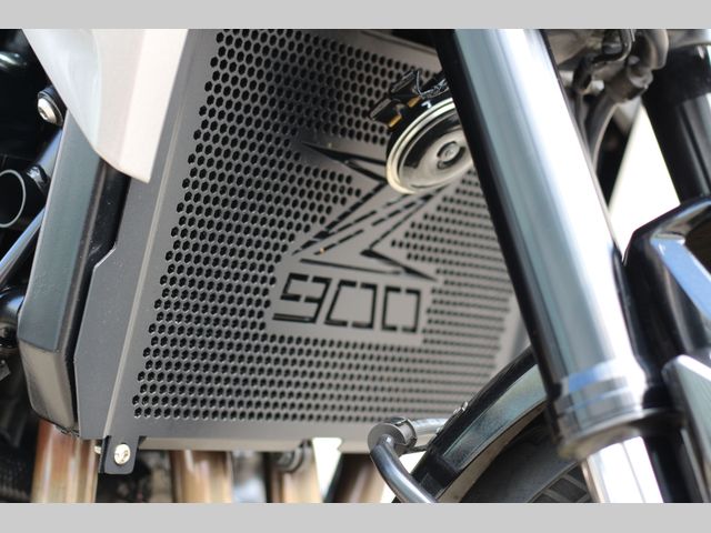 kawasaki - z900