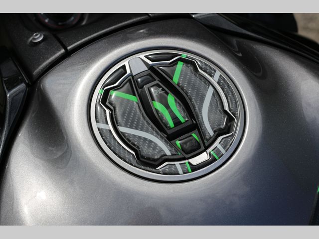 kawasaki - z900