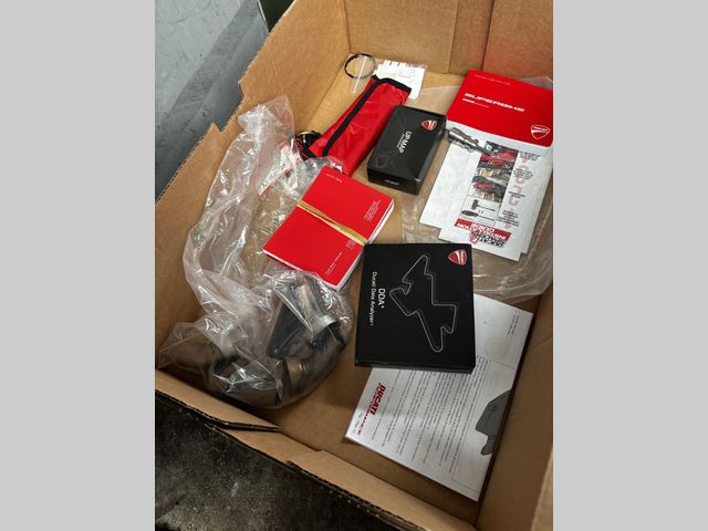 ducati - 1199-panigale-r