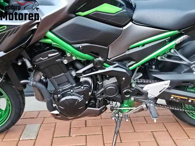 kawasaki - z900