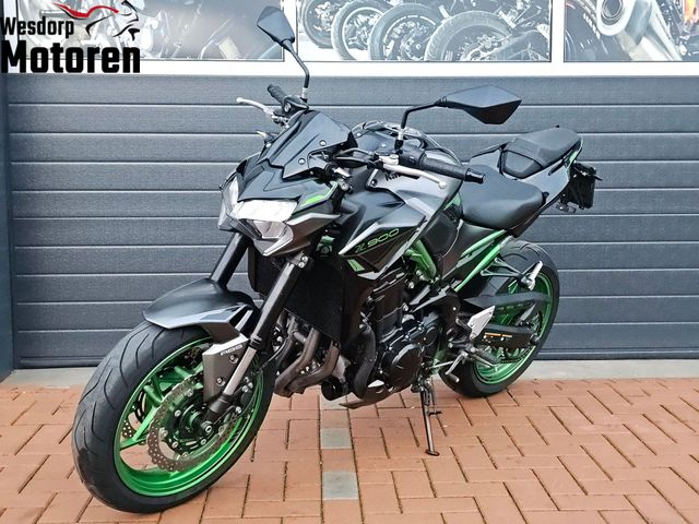 kawasaki - z900