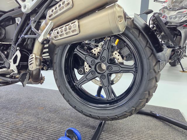 bmw - r-nine-t-scrambler