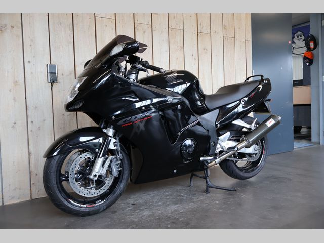 honda - cbr-1100--xx-super-blackbird