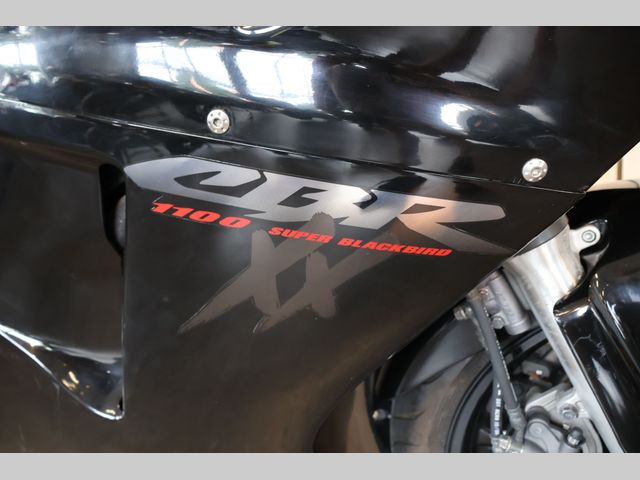 honda - cbr-1100--xx-super-blackbird
