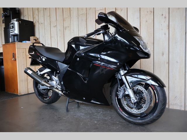 honda - cbr-1100--xx-super-blackbird