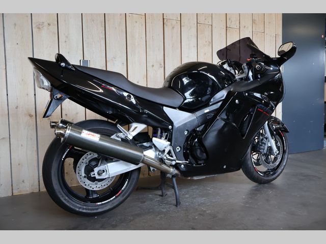 honda - cbr-1100--xx-super-blackbird
