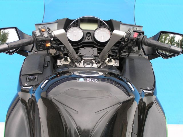 kawasaki - gtr-1400