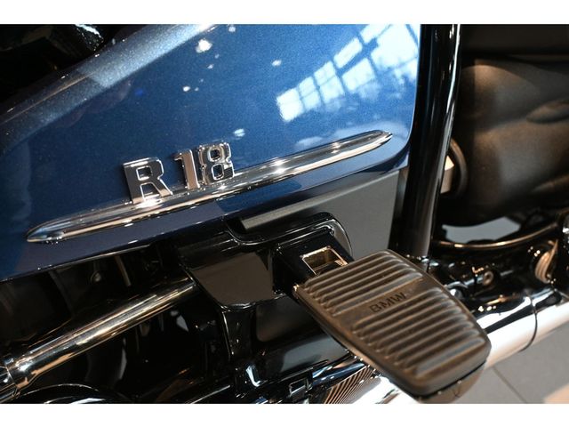 bmw - r-18-b