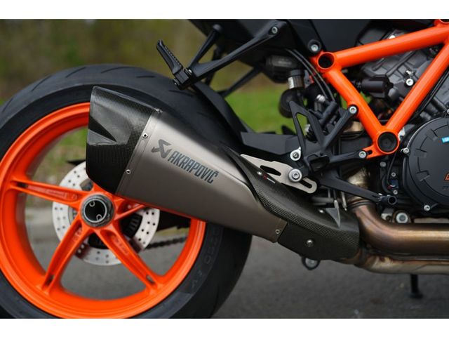 ktm - 1290-super-duke-r
