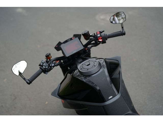 ktm - 1290-super-duke-r