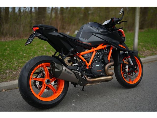 ktm - 1290-super-duke-r
