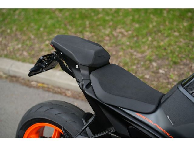 ktm - 1290-super-duke-r