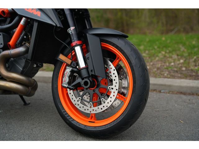 ktm - 1290-super-duke-r