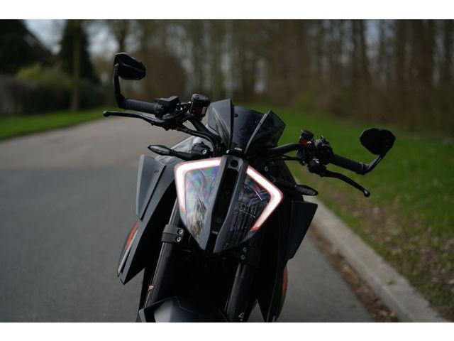 ktm - 1290-super-duke-r