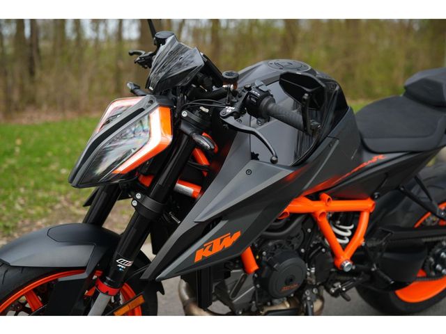 ktm - 1290-super-duke-r