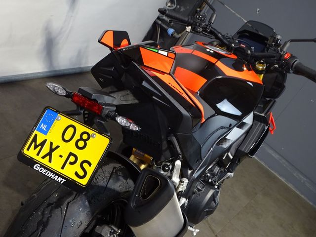 aprilia - tuono-v4